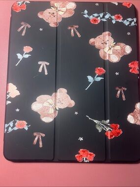 NWOT Tablet Smart Cover with Teddy Bear & Rose Pattern - Black